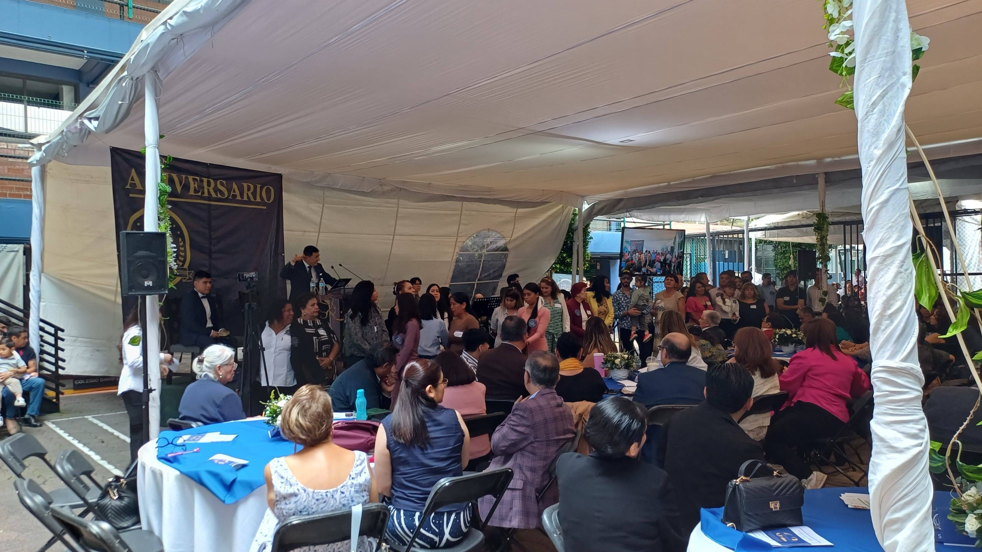 Congregación de la Iglesia Bautista Bethel reunida